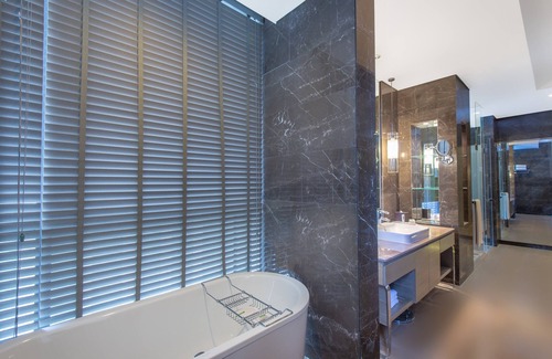 Songjiang Hotel | Discover Holiday Inn Shanghai Songjiang: 4-Star Comfort Awaits