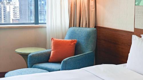 Nanshan Hotel | Relax at Holiday Inn Shenzhen Donghua with Oceanfront Views