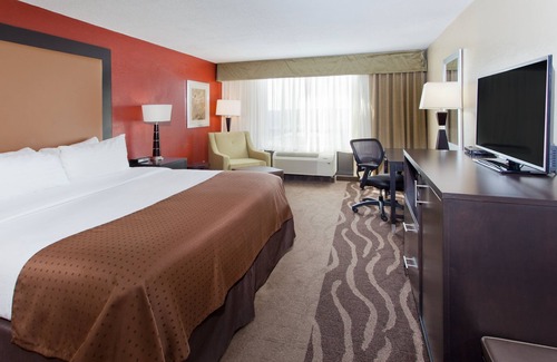 Shreveport Commercial Historic District Hotel | Discover Holiday Inn Shreveport Downtown with Pool & Spa