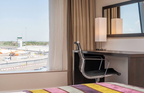 Southend-on-Sea Hotel | Relaxing Getaway at Holiday Inn Southend, 4-Star Comfort