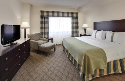 Bentonville - Fayetteville Hotel | Discover Holiday Inn Springdale-Fayetteville: Family-Friendly Retreat