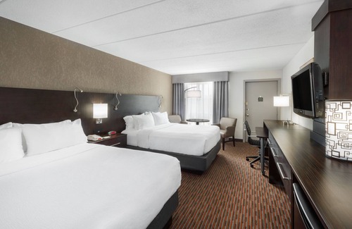 Allenton Hotel | Experience Holiday Inn St. Louis West Six Flags: Family-Friendly Amenities Await!