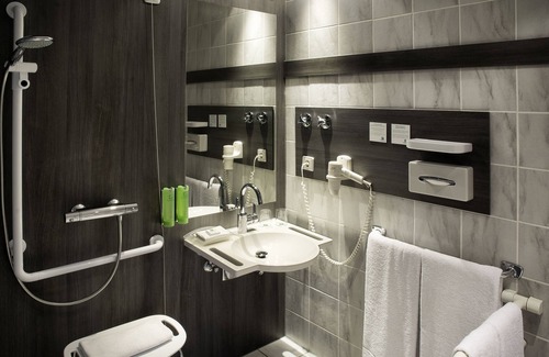 Weilimdorf-Nord Hotel | Comfortable Holiday Inn Stuttgart with Spa and Family Amenities