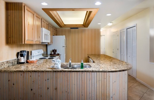 Indian Rocks Beach Hotel | Relax at Holiday Inn & Suites Clearwater Beach S-Harbourside