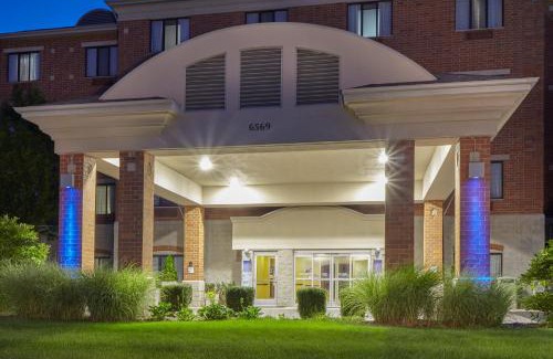 Cutlerville Hotel | Relax at Holiday Inn Grand Rapids - South with Pool Access