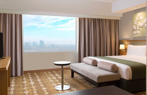 Chinatown Hotel | Discover Holiday Inn & Suites Jakarta Gajah Mada: 4-Star Comfort