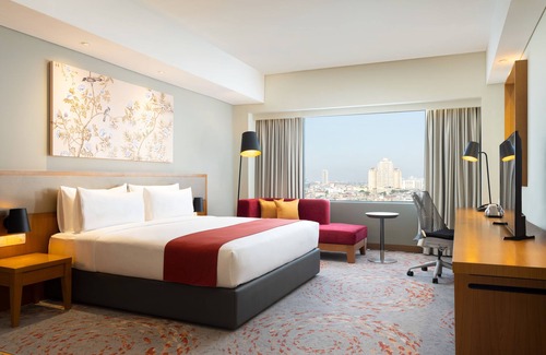 Chinatown Hotel | Discover Holiday Inn & Suites Jakarta Gajah Mada: 4-Star Comfort