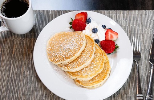 Drexel Hill Hotel | Discover Holiday Inn & Suites Philadelphia W - Family Friendly Stay