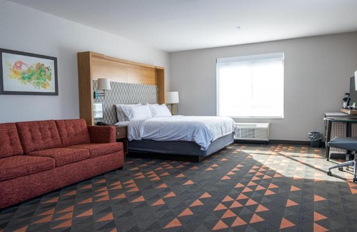 Drexel Hill Hotel | Discover Holiday Inn & Suites Philadelphia W - Family Friendly Stay