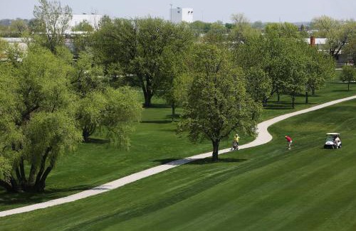 Sioux Falls Hotel | Explore Holiday Inn & Suites Sioux Falls - Airport Amenities