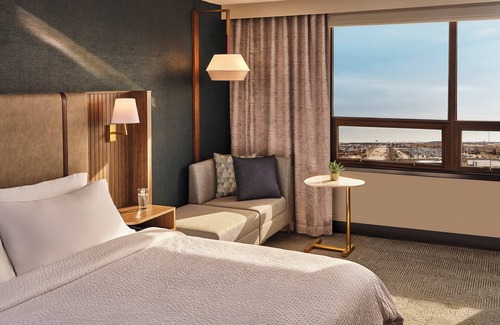 Monterey Park Hotel | Guest Rated: Holiday Inn & Suites Monterey Park, LA
