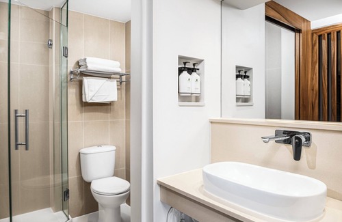 Suva Hotel | Relaxing Retreat at Holiday Inn Suva, an IHG Hotel