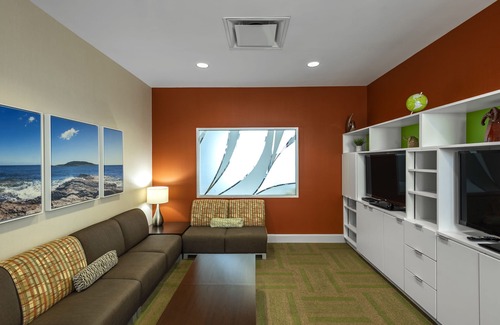 Sydney Hotel | Relax at Holiday Inn Sydney - Waterfront with Top Amenities