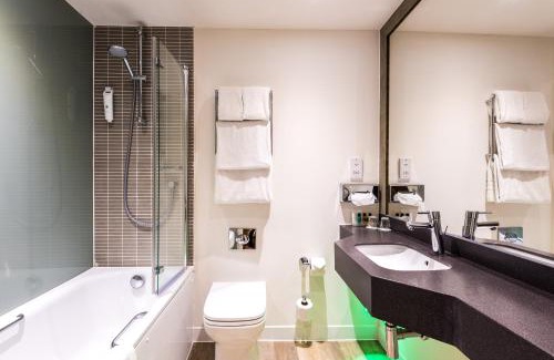 Taunton Hotel | Pet-Friendly Holiday Inn Taunton M5 with Spa & Pool