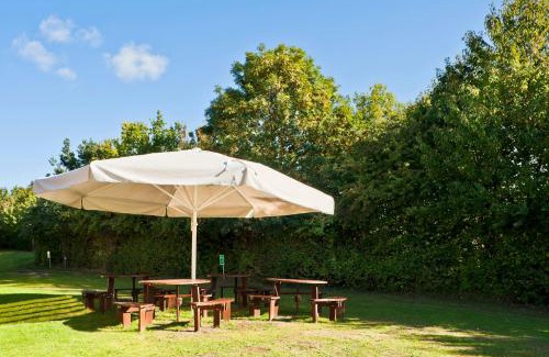 Taunton Hotel | Pet-Friendly Holiday Inn Taunton M5 with Spa & Pool