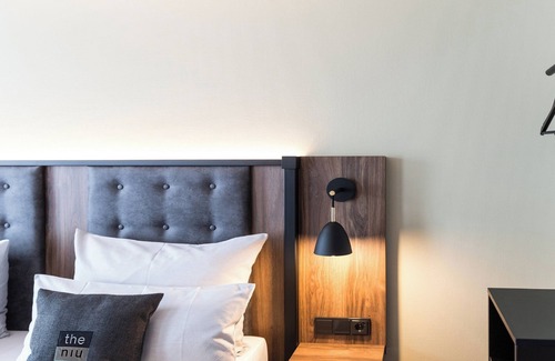 Fuerth Hotel | Guest Rated 9.2! Holiday Inn - the niu, Saddle Furth