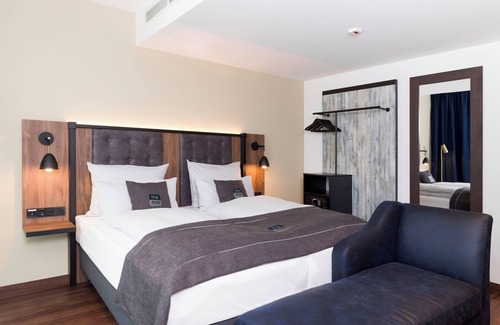 Fuerth Hotel | Guest Rated 9.2! Holiday Inn - the niu, Saddle Furth