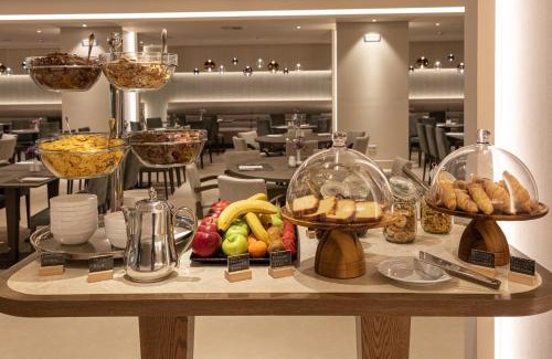 Vardaris Hotel | Elegant Holiday Inn Thessaloniki with Oceanfront Amenities