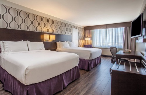 Northeast Mississauga Hotel | Top-Rated Holiday Inn Toronto - Int'l Airport with Pool & Spa