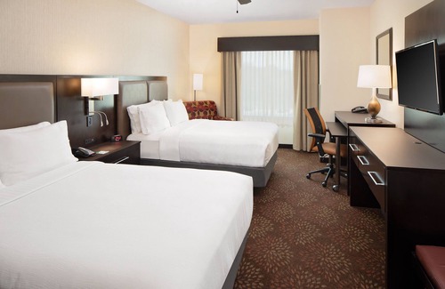 Trophy Club Hotel | Discover Holiday Inn Trophy Club: Family-Friendly Retreat
