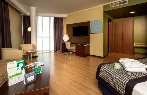 San Paolo Hotel | Discover Holiday Inn Turin Corso Francia: Family-Friendly Stay
