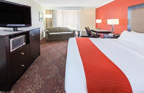 Tyler Hotel | Convenient Holiday Inn Tyler - Conference Center with Pool