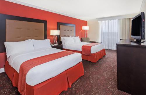 Tyler Hotel | Convenient Holiday Inn Tyler - Conference Center with Pool