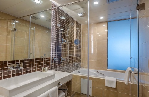 Chingeltei Hotel | Explore Holiday Inn Ulaanbaatar: Eco-Friendly Comfort