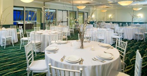 Northeast Virginia Beach Resort | Oceanfront Holiday Inn Va Beach: Guest Rated 8.6/10