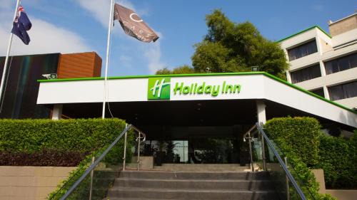 Cabramatta Hotel | Discover Holiday Inn Warwick Farm: Family-Friendly Comfort
