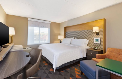 Carle Place Hotel | Discover Holiday Inn Westbury: Eco-Friendly Comfort Awaiting