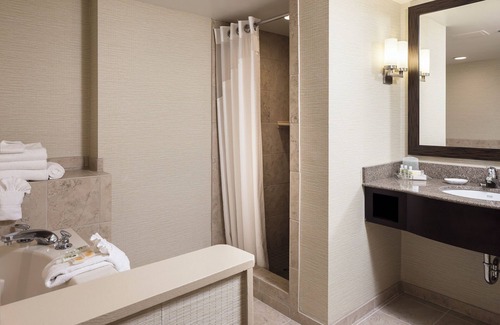 Wichita Hotel | Discover Holiday Inn Wichita East I-35: Family-Friendly Retreat