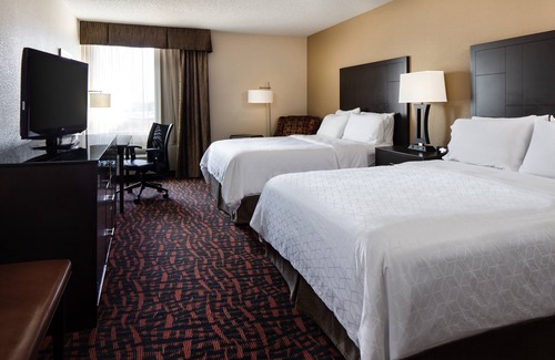 Wichita Hotel | Discover Holiday Inn Wichita East I-35: Family-Friendly Retreat