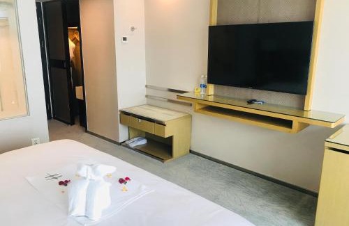 Han Yang Hotel | Comfortable Stay at Holiday Inn Wuhan Riverside, IHG Hotel