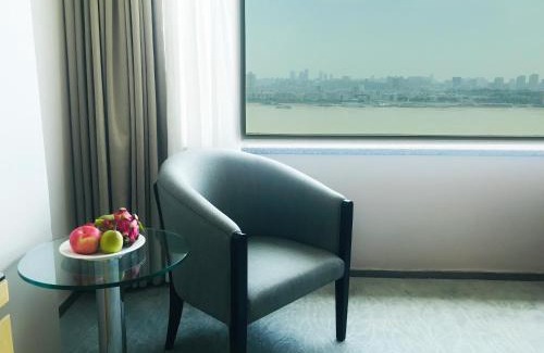 Han Yang Hotel | Comfortable Stay at Holiday Inn Wuhan Riverside, IHG Hotel