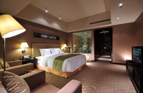 Gaoxin Hotel | Relaxing Retreat at Holiday Inn Xi'an Greenland Century City