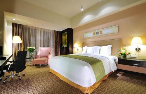 Gaoxin Hotel | Relaxing Retreat at Holiday Inn Xi'an Greenland Century City