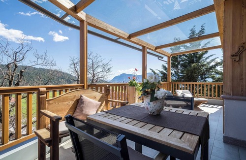 Verano Apartment | Cozy Holiday Apartment 'Alber - Mürri' with Private Terrace