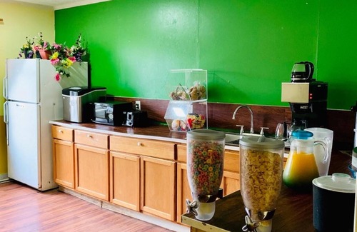 Greensboro Hotel | Budget-Friendly Holiday Lodge with Family Amenities