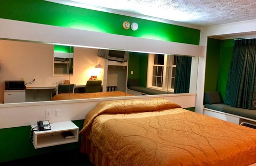 Greensboro Hotel | Budget-Friendly Holiday Lodge with Family Amenities