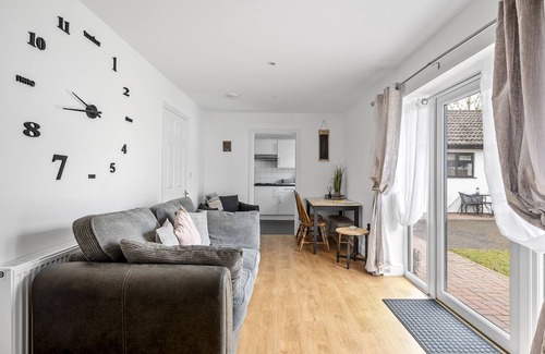 Reydon Cabin | Idyllic Holiday Lodges Near Southwold with Garden Area