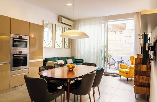 Sliema Apartment | Holiday Memories at Sliema Townhouse