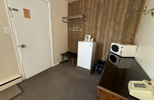 Orillia Hotel | Budget-Friendly Holiday Motel with Breakfast & Family Perks