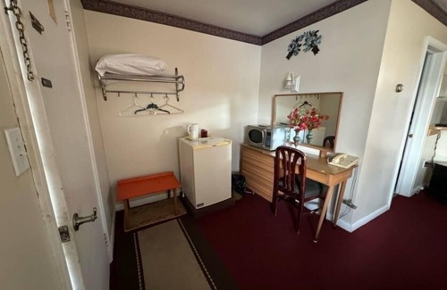 Orillia Hotel | Budget-Friendly Holiday Motel with Breakfast & Family Perks