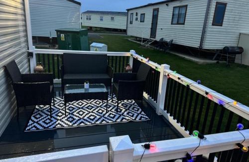 Leysdown-on-Sea Resort | Pet-Friendly Holiday Park Caravan Fluffy with Ocean View