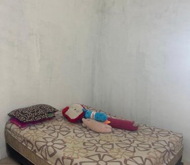 Sidoarjo House | Family-Friendly Holiday Park with Pet Hospitality Awaits