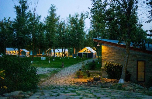 Konstantinovskoe Hotel | Scenic Holiday Park Starodonye with Private Beach Access