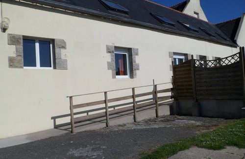 Saint-Pol-de-Leon Cottage | Guest Rated 9.8: Holiday Rental House Saint Pol de Leon