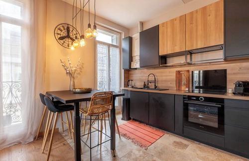 Le Chapitre Apartment | Family-Friendly Flat with Balcony, Wi-Fi & Ocean Views