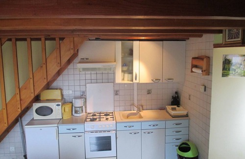 Gouttieres House | Pet-Friendly Holiday Rental in Le Bouchaud with Pool